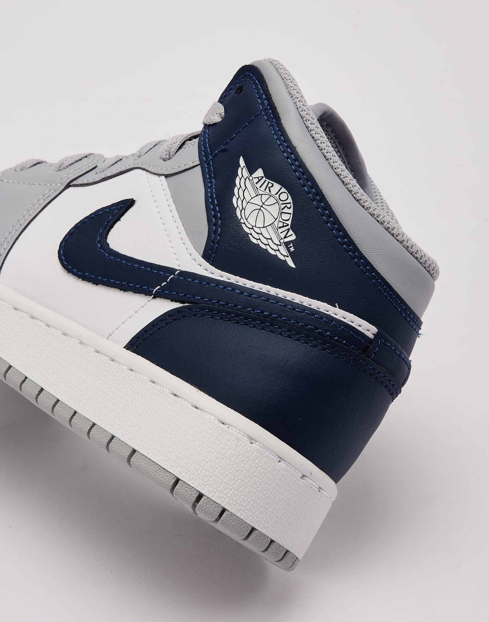 Jordan Air Jordan 1 Mid Grade-School - Image 5