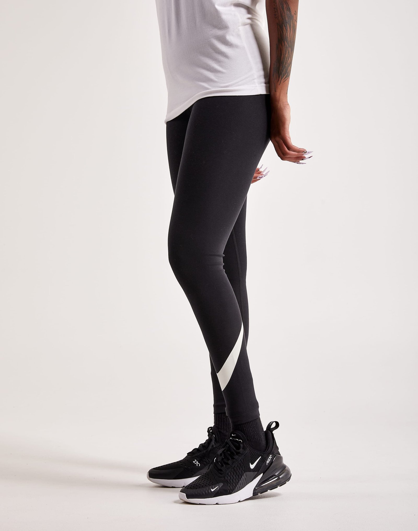 Nike Classics Essential Swoosh Leggings - Image 3