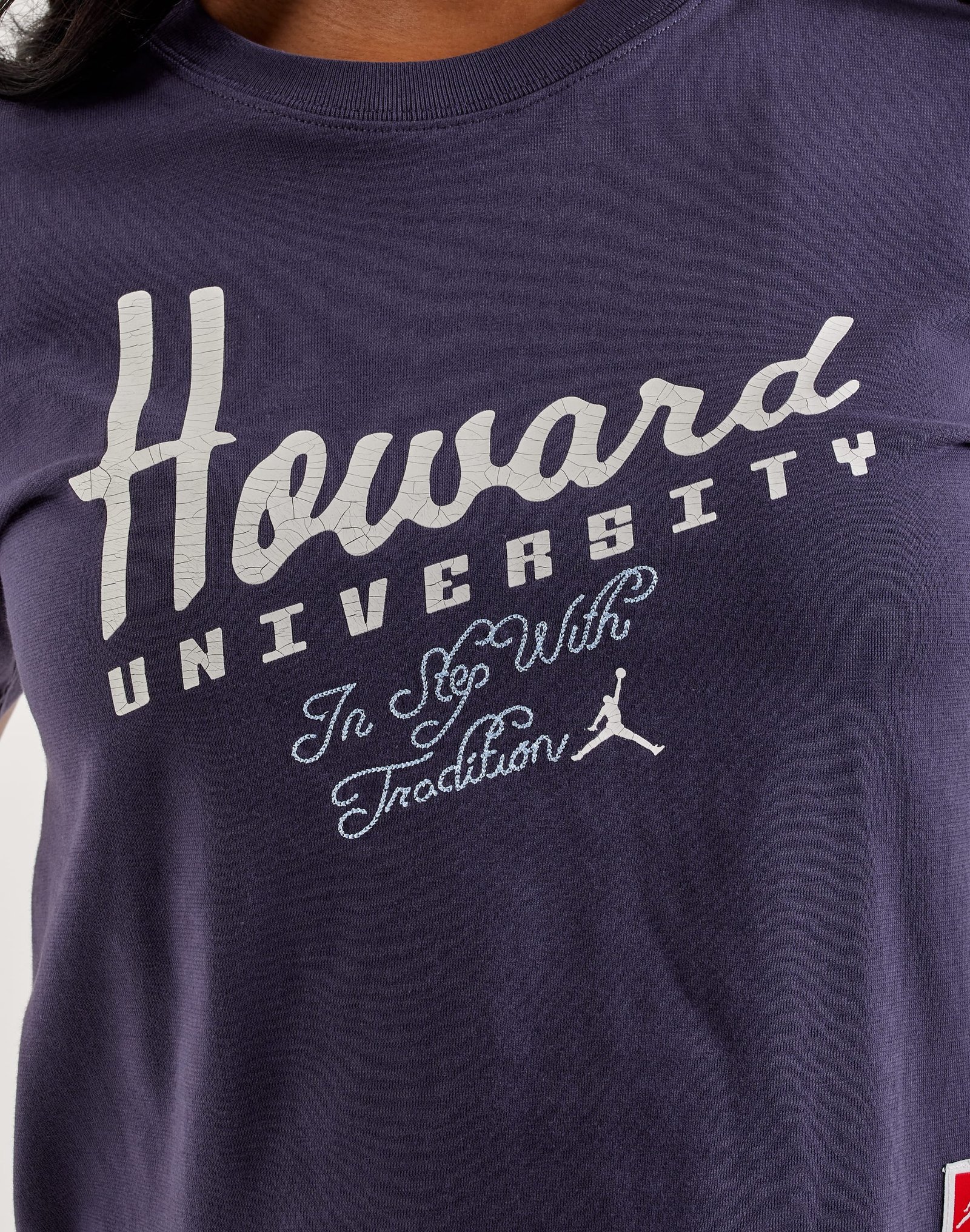 Jordan Howard University Cropped Graphic Tee - Image 2