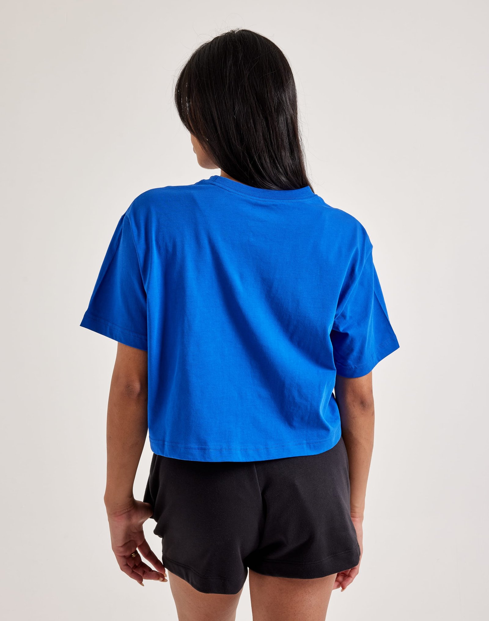 Nike Essential Cropped Logo Tee - Image 3
