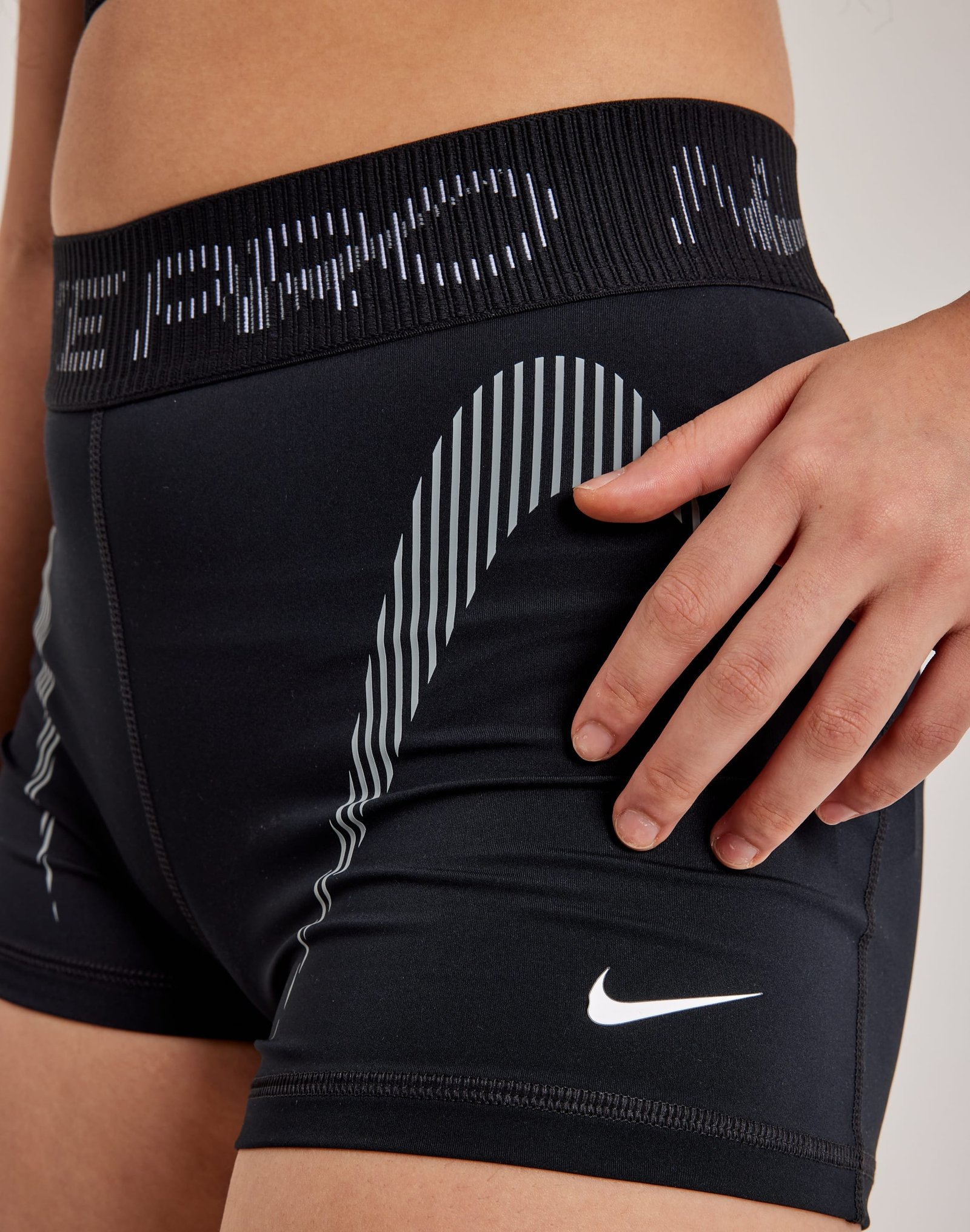 Nike Pro Graphic Biker Shorts - Image 4