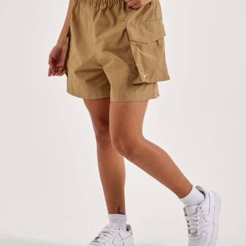 Nike Essential Woven High-Waisted Cargo Shorts