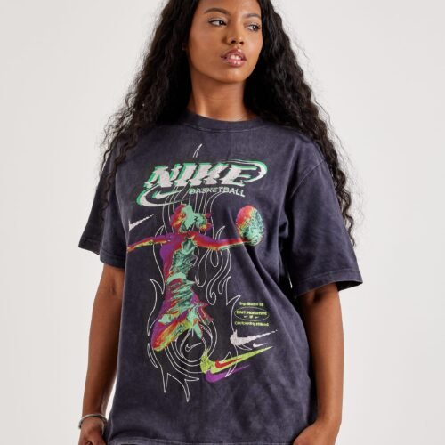 Nike Essential Graphic Tee