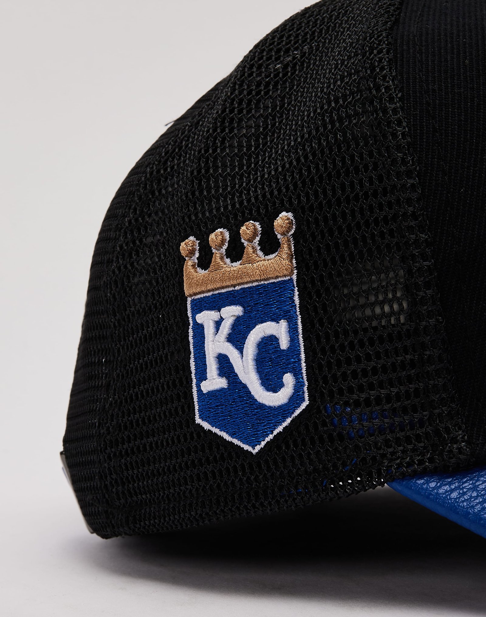 Pro Standard MLB Kansas City Royals Trucker Hat - Image 4
