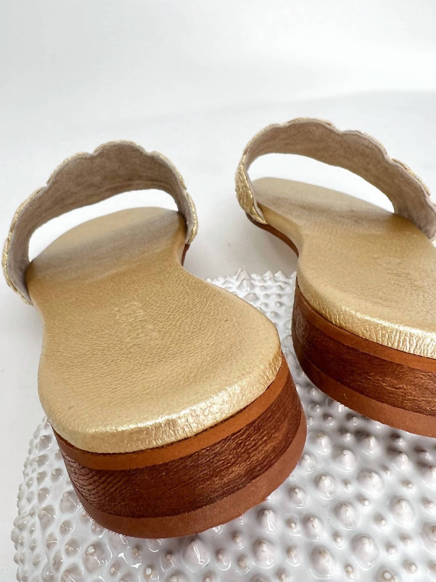 Coco Indigo - Women's Capri Textured Band Slip-on Sandals - Image 6